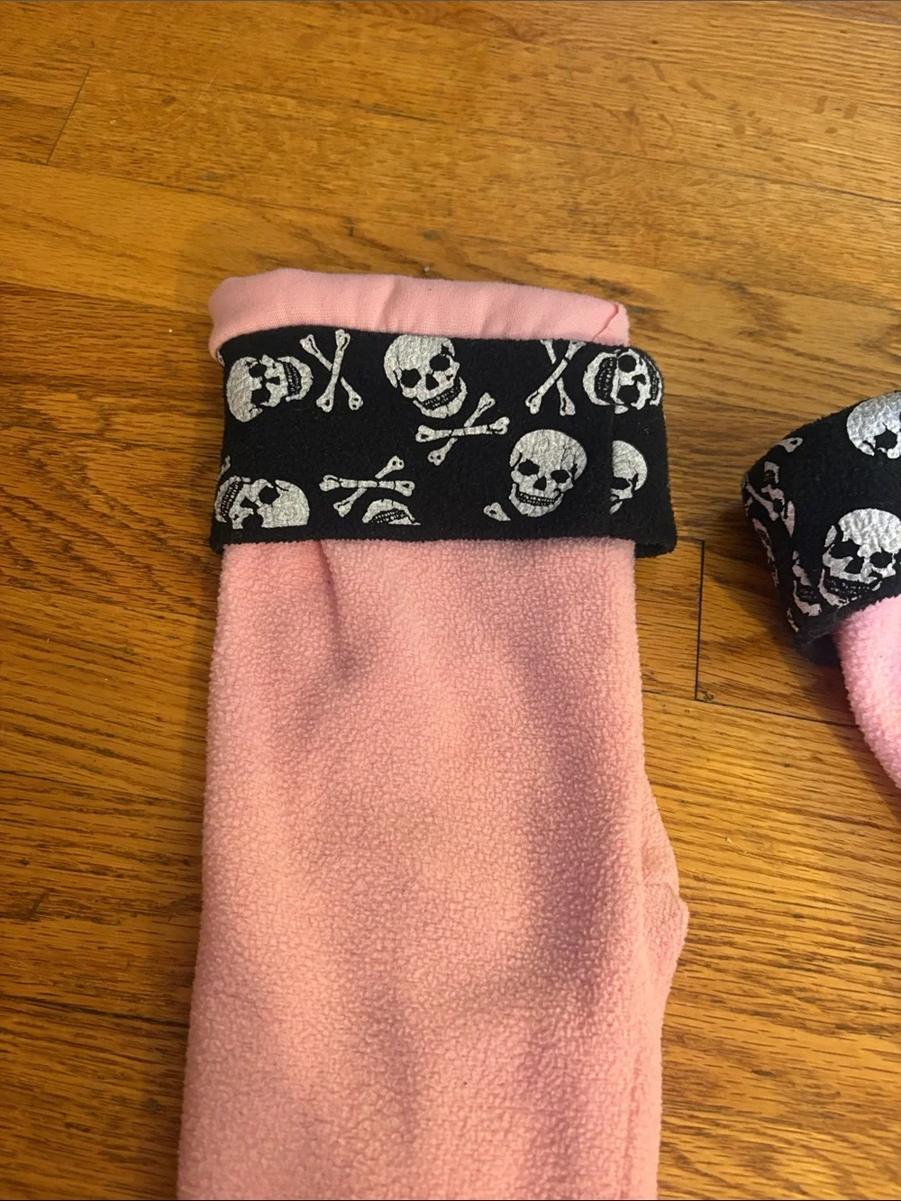 🔥5 FOR $25🔥 Betsey Johnson Pink Rain Boot Liners with Black Skull Cuff